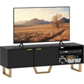 Meuble TV noir 140 cm avec deux portes cannelées, compartiment ouvert et passe cables intégré
