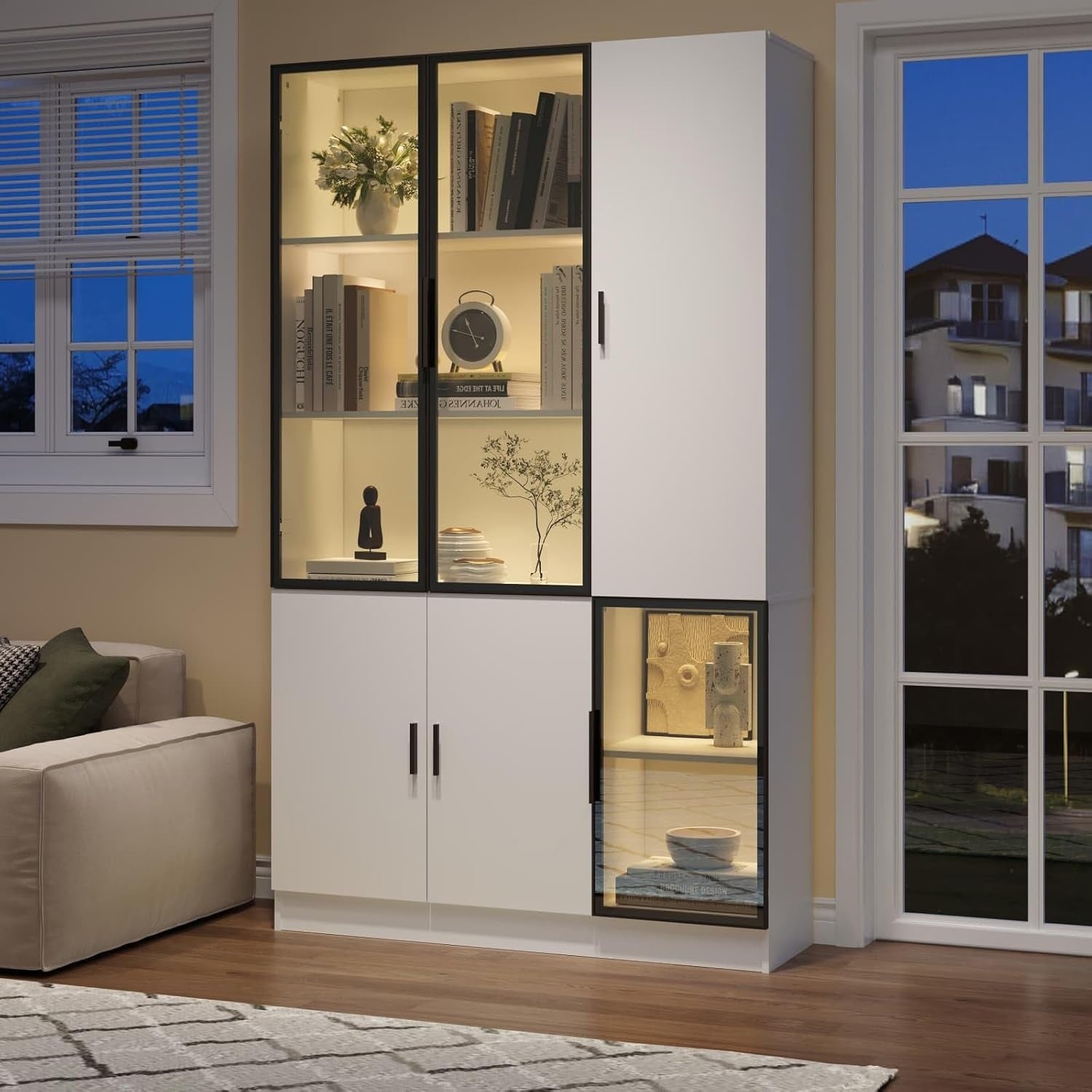 Grande vitrine blanche avec eclairage LED, dix compartiments et portes en verre securise, 120 x 35 x 200 cm